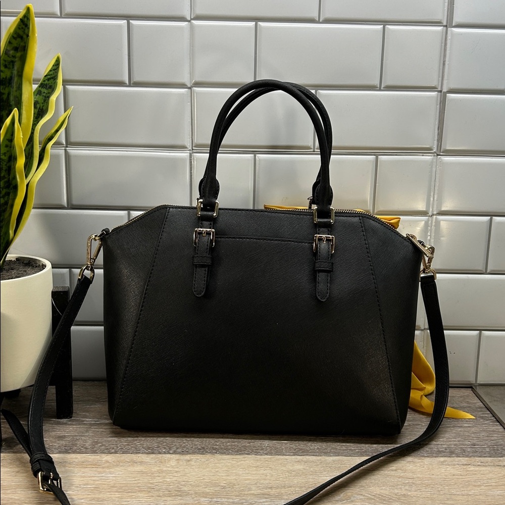 Michael Kors Black Leather Bag with Gold Zipper - Picture 2 of 12